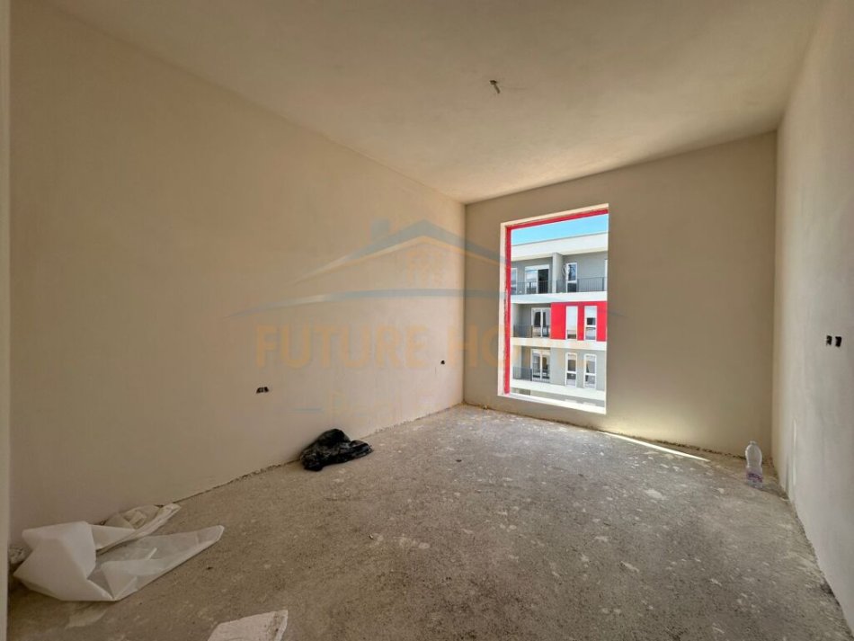 Tirane, shitet apartament 2+1+Ballkon , 91 m² 86.640 € (Univers City)
