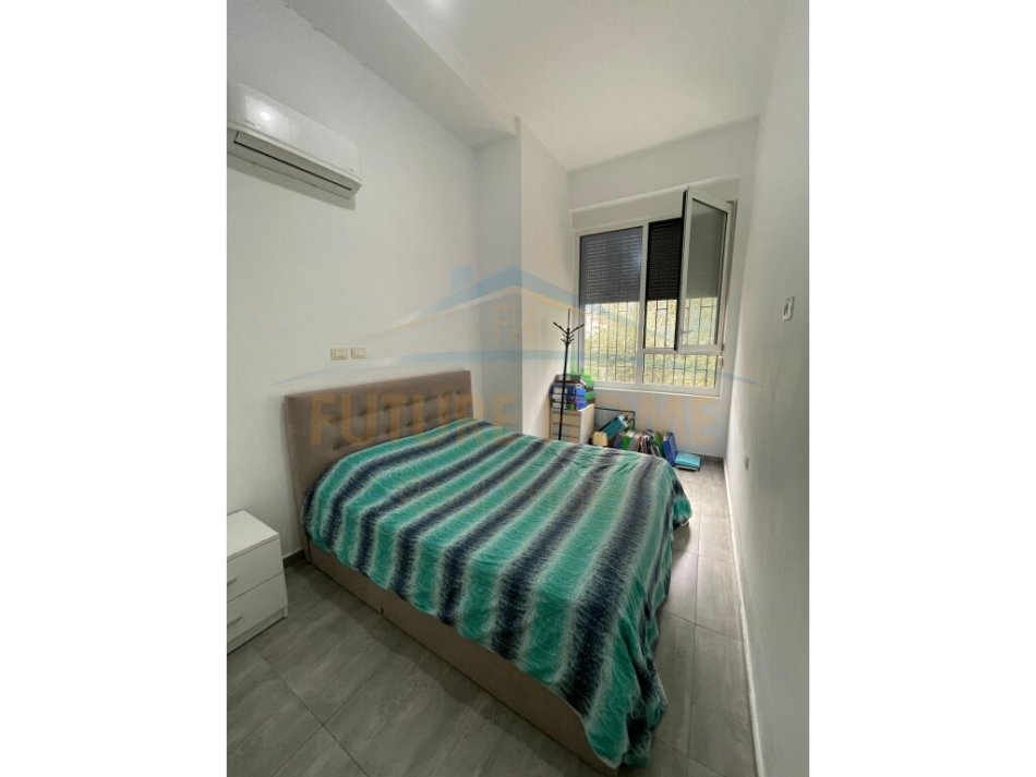 Tirane, shitet apartament 2+1+Ballkon Kati 1, 136.000 € (21 Dhjetori)