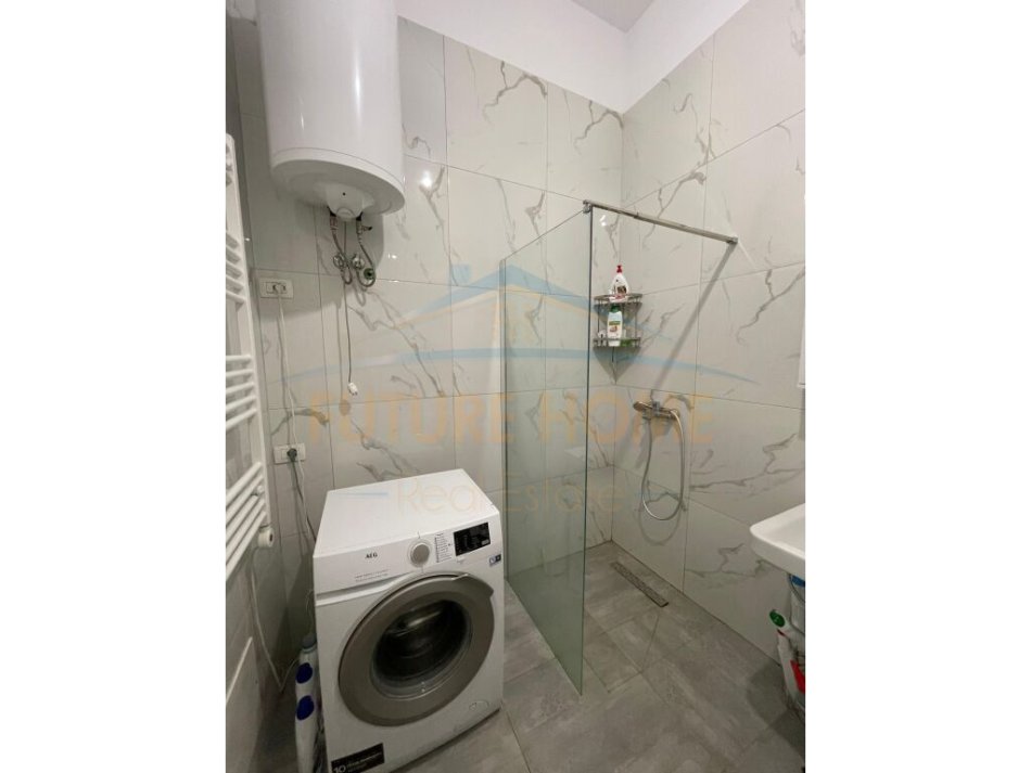 Tirane, shitet apartament 2+1+Ballkon Kati 1, 136.000 € (21 Dhjetori)