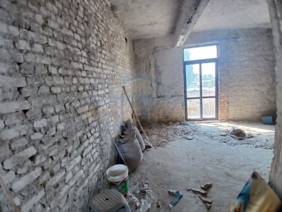 Durres, shitet apartament 1+1 Kati 3, 56 m² (Ambulanca , Sukth)