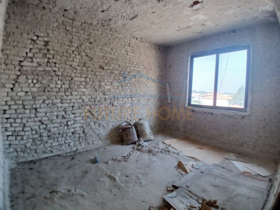 Durres, shitet apartament 1+1 Kati 3, 56 m² (Ambulanca , Sukth)