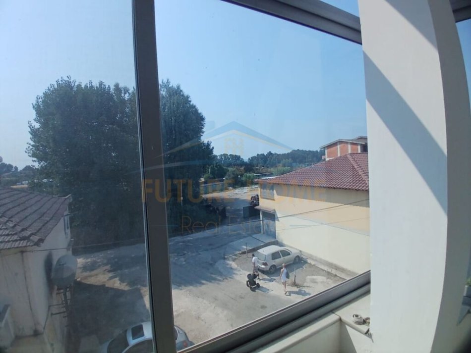 Durres, shitet apartament 2+1+Ballkon Kati 3, 86 m² 55.000 € (Ambulanca Sukth)
