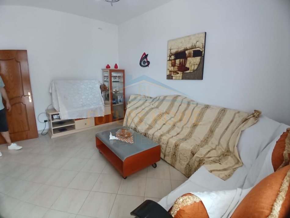 Durres, shitet apartament 2+1+Ballkon Kati 3, 86 m² 55.000 € (Ambulanca Sukth)