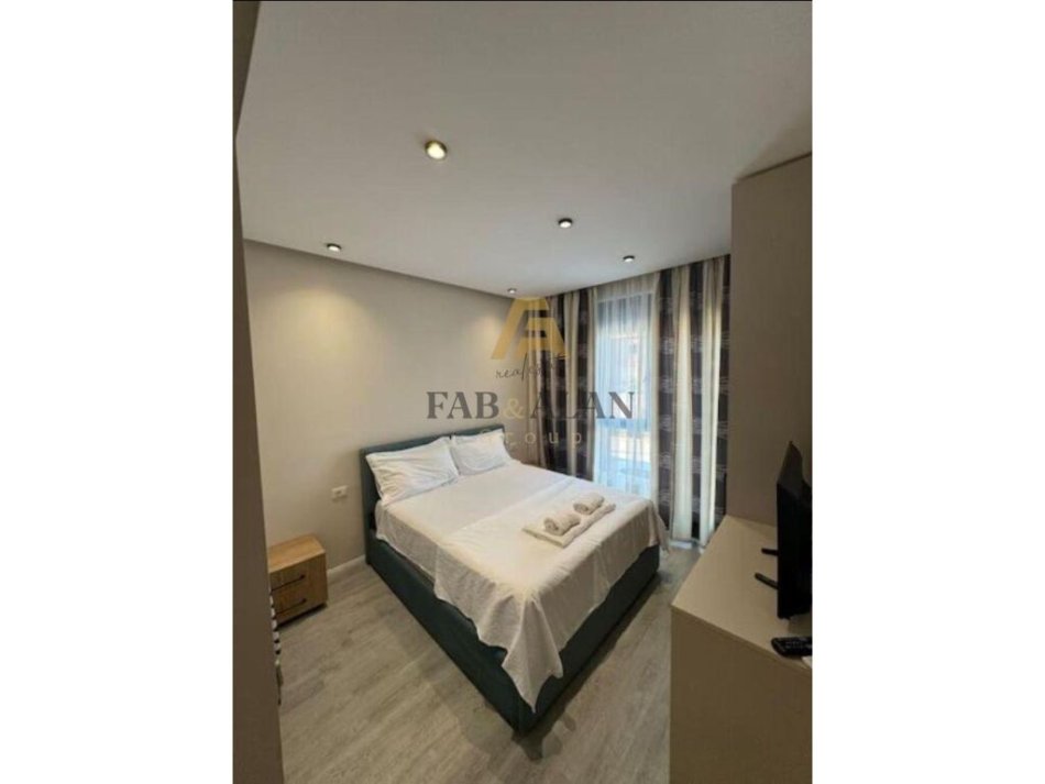 Tirane, jepet me qera apartament 2+1 , 700 € (Porcelan)