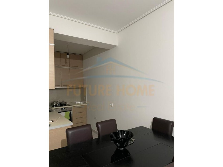 Tirane, jepet me qera apartament 2+1 Kati 5, 118 m² 450 € (FRESK)
