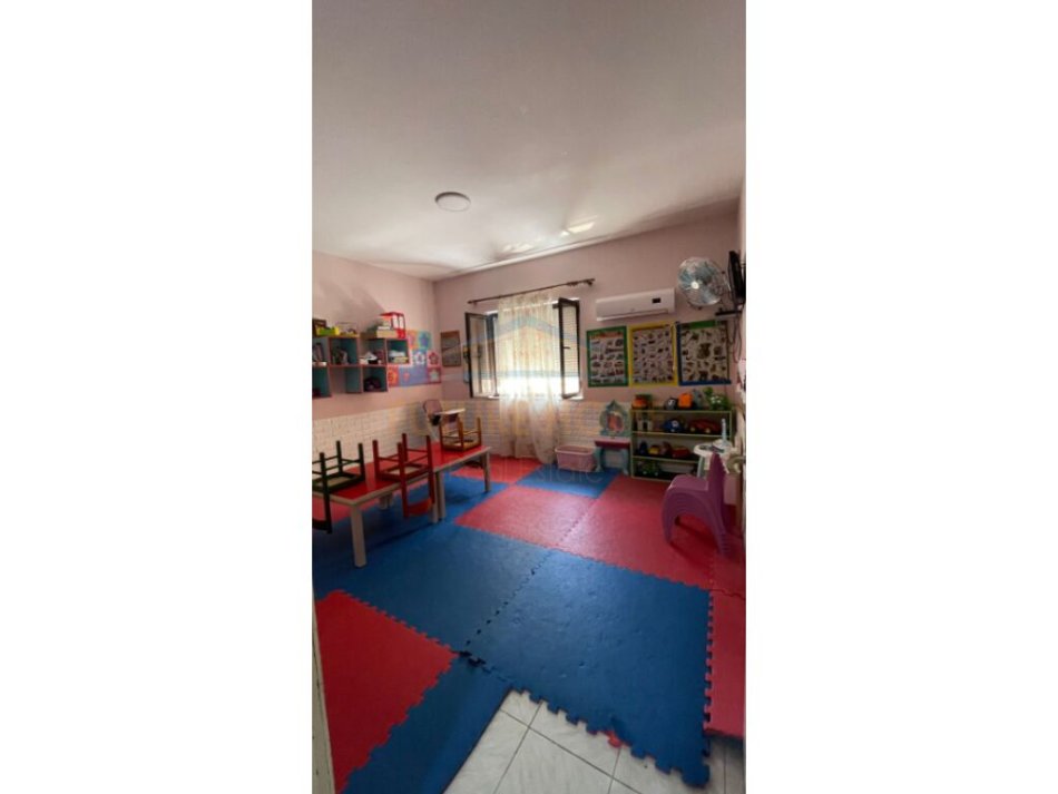 Tirane, shitet Vile 4+1 , 550 m² 990.000 € (Branko Kadia, Xhamllik)