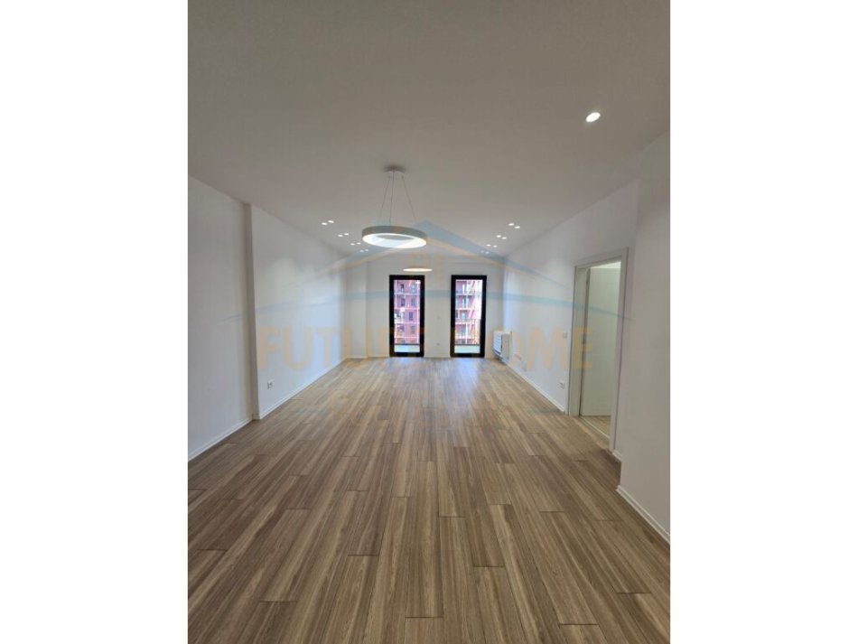 Tirane, jepet me qera zyre Kati 9, 135 m² 1.500 € (Rruga e Kavajes)