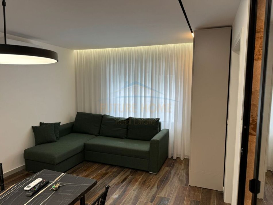 Tirane, shitet apartament 2+1+Ballkon Kati 1, 60 m² 118.000 € (Materniteti i Ri)
