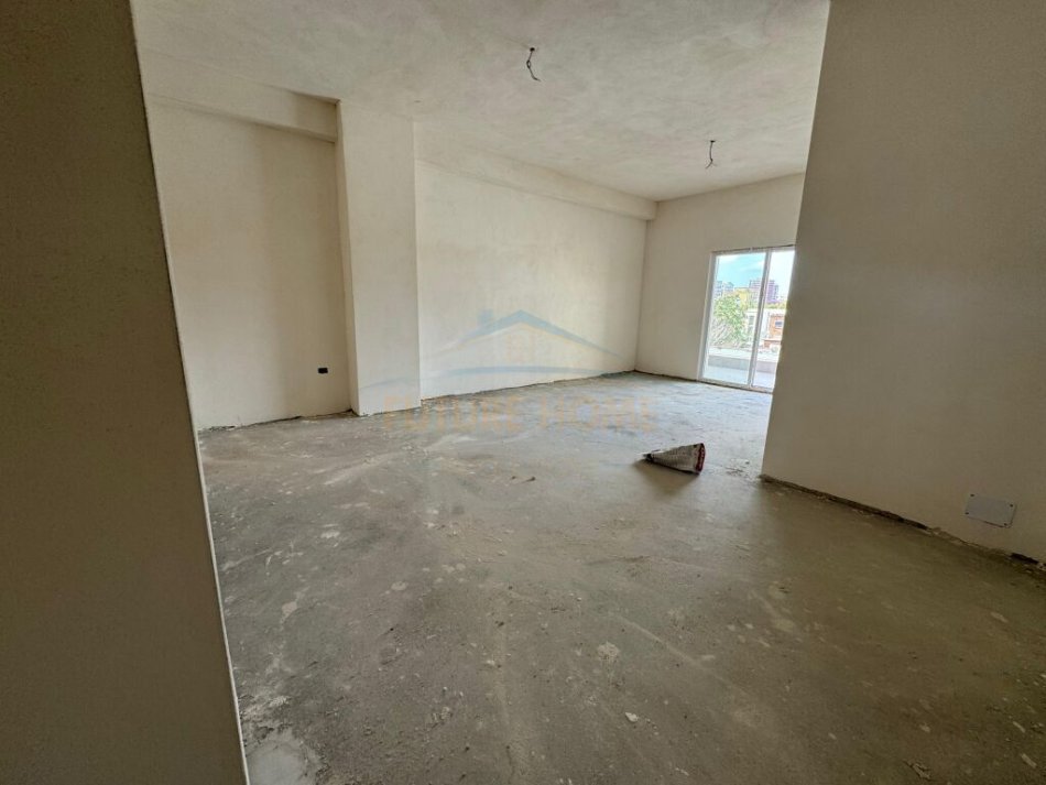 Tirane, shes apartament 2+1+Aneks+Ballkon Kati 2, 116 m² 158.000 € (laprake kompleksi aura)