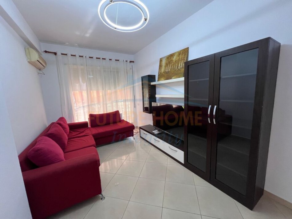 Tirane, jepet me qera apartament 2+1+Ballkon Kati 1, 110 m² 450 € (Shefqet Kuka, Fresk)