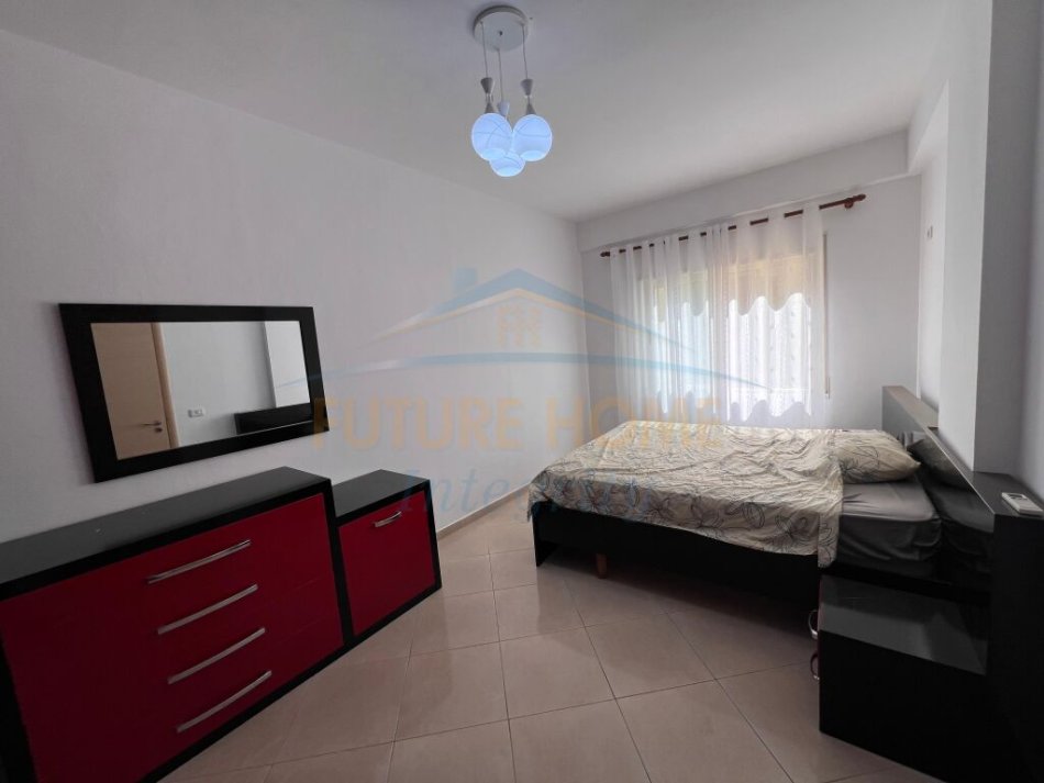 Tirane, jepet me qera apartament 2+1+Ballkon Kati 1, 110 m² 450 € (Shefqet Kuka, Fresk)