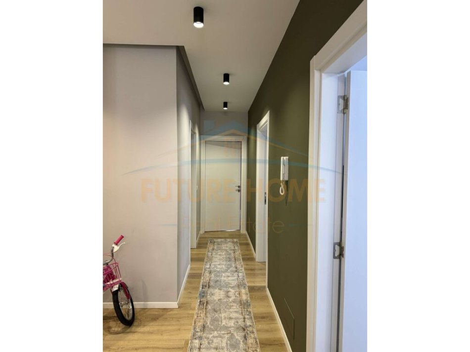 Tirane, Shitet apartament 3+1 Kati 2, 119 m² 1.500.000 € (DOGANA)