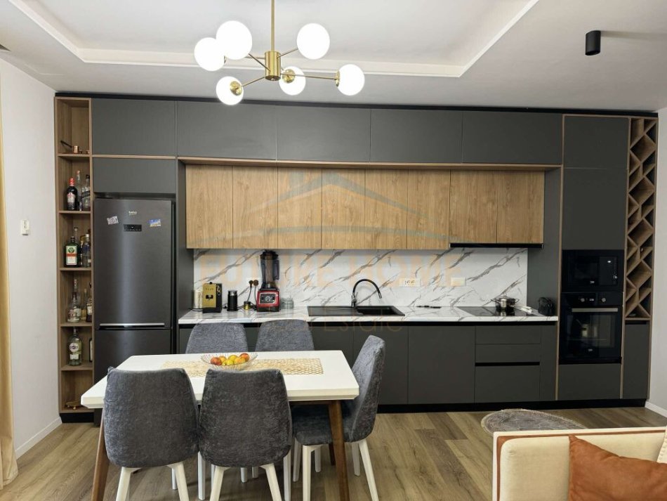 Tirane, shitet apartament 3+1+Aneks+Ballkon Kati 2, 119 m² 150.000 € (Unaza e Re)