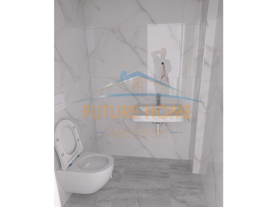Tirane, jepet me qera ambjent biznesi Kati 0, 65 m² 500 € (RRUGA SIRI KODRA)