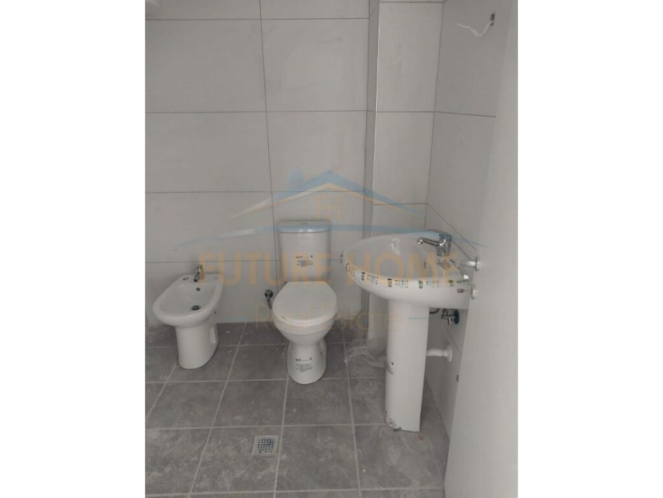 Durres, shitet apartament 1+1 Kati 3, 66 m² 55.000 € (Shkozet , Durres)