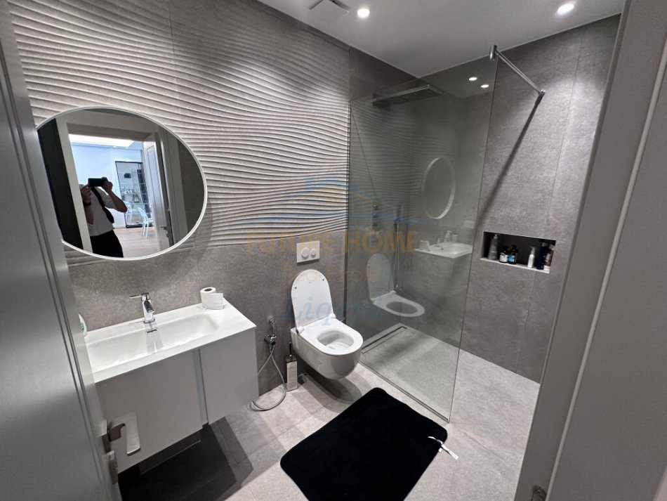 Tirane, jepet me qera apartament 2+1 Kati 1, 100 m² 1.000 € 
