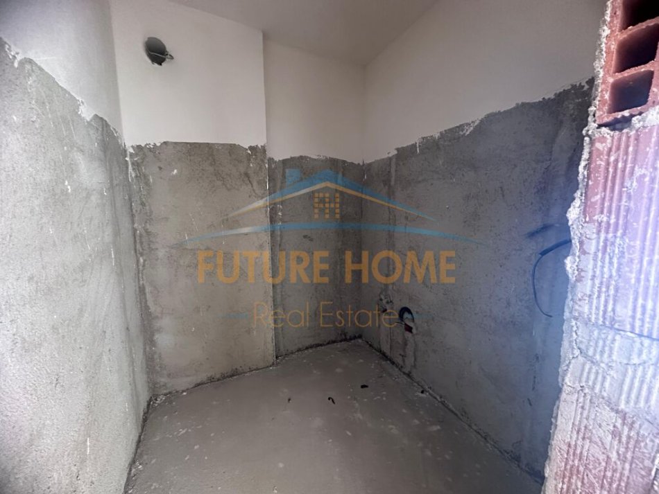Tirane, shitet apartament 2+1+Ballkon Kati 3, 129 m² 175.000 € (BULEVARDI I RI)