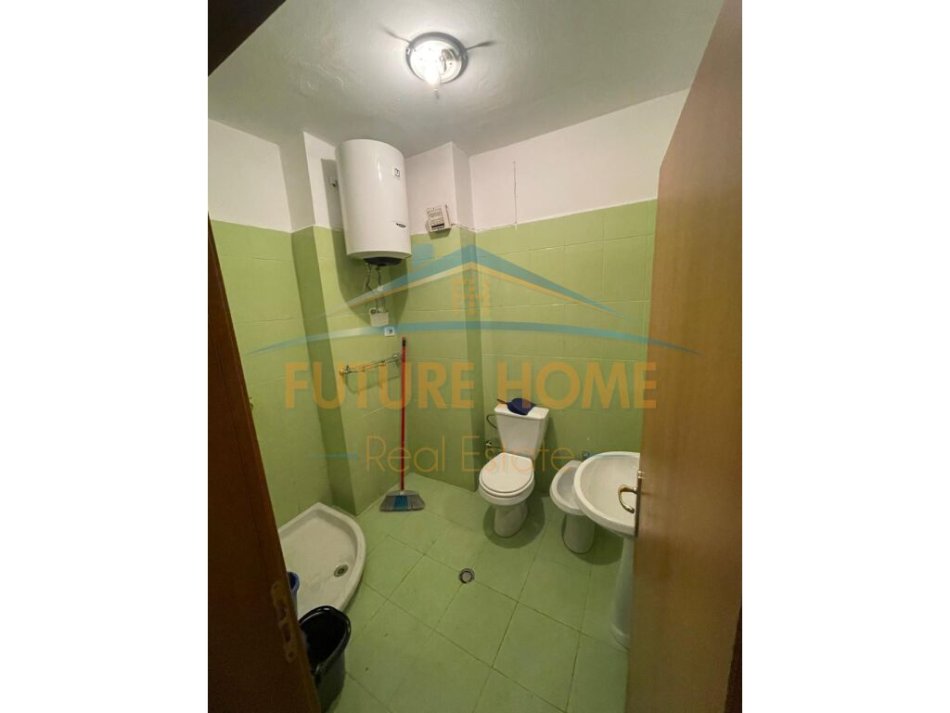Tirane, shes apartament 2+1+Ballkon Kati 2, 93 m² 165.000 € (Rruga e Zallit)