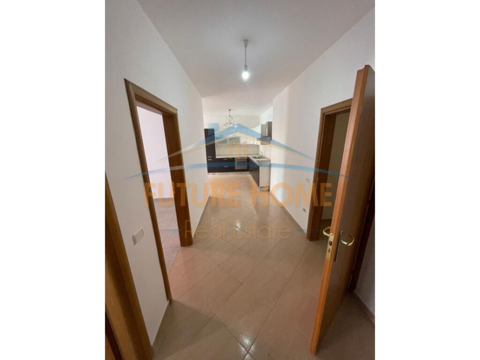 Tirane, shitet apartament 2+1+Ballkon Kati 2, 93 m² 165.000 € (Selite)