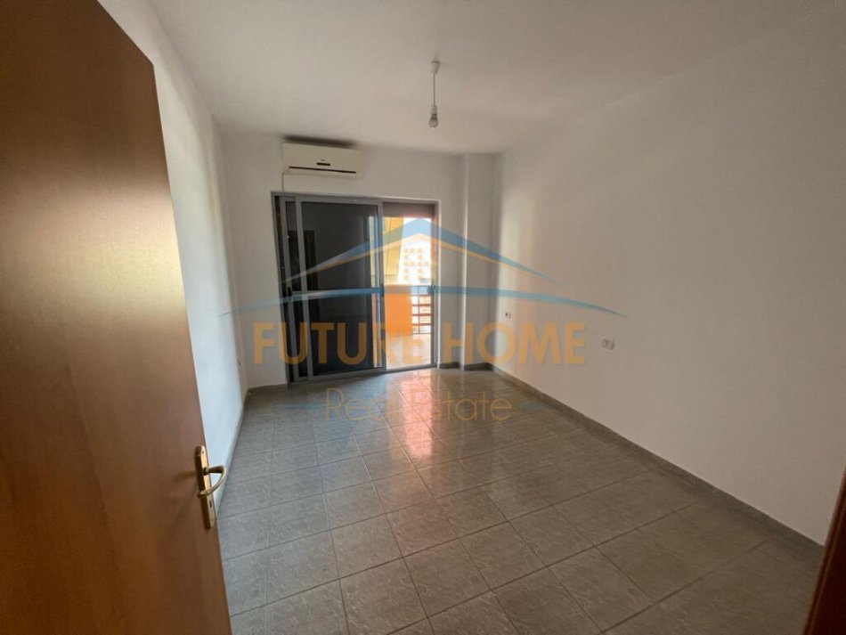 Tirane, shitet apartament 2+1+Ballkon Kati 2, 93 m² 165.000 € (Selite)