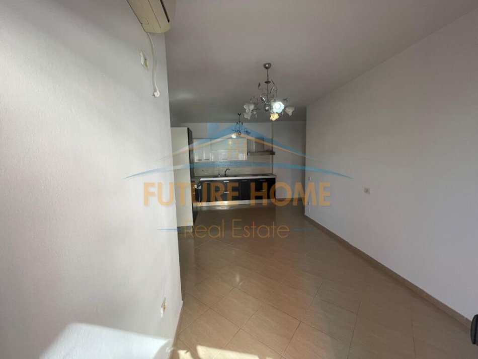 Tirane, shitet apartament 2+1+Ballkon Kati 2, 93 m² 165.000 € (Kodra e Diellit)