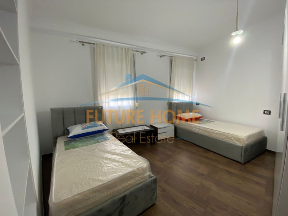 Tirane, shitet apartament 2+1+Ballkon Kati 2, 140 m² 300.000 € (LIQENI THATE)