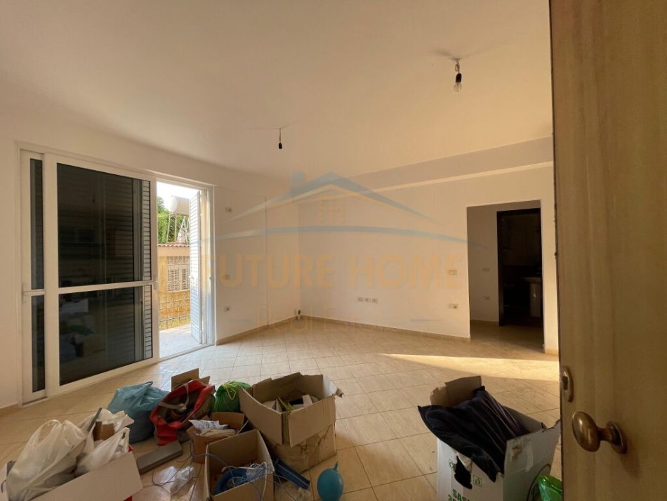 Tirane, shitet apartament 2+1 Kati 0, 89 m² 85.000 € (Shkoze)