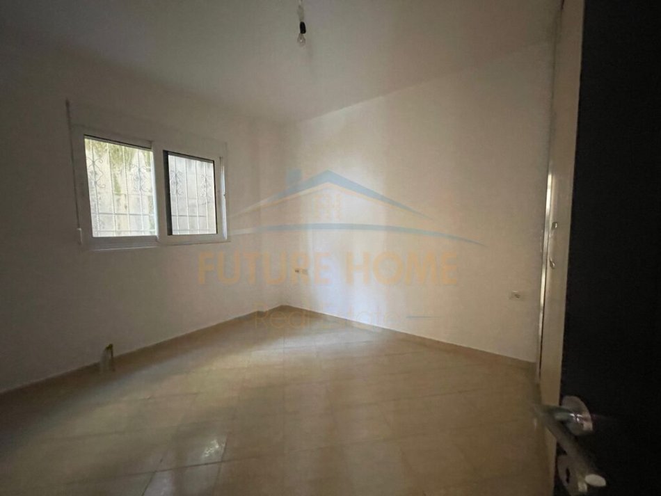 Tirane, shitet apartament 2+1 Kati 0, 89 m² 85.000 € (Shkoze)