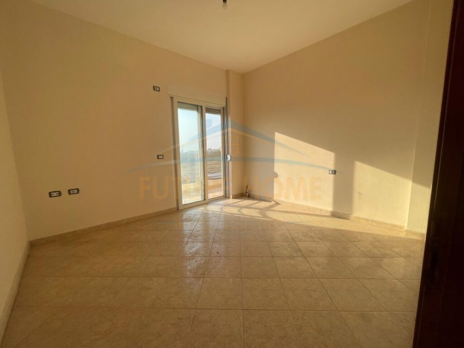 Tirane, shitet apartament 3+1+Ballkon Kati 5, 105 m² 130.000 € (Shkoze)