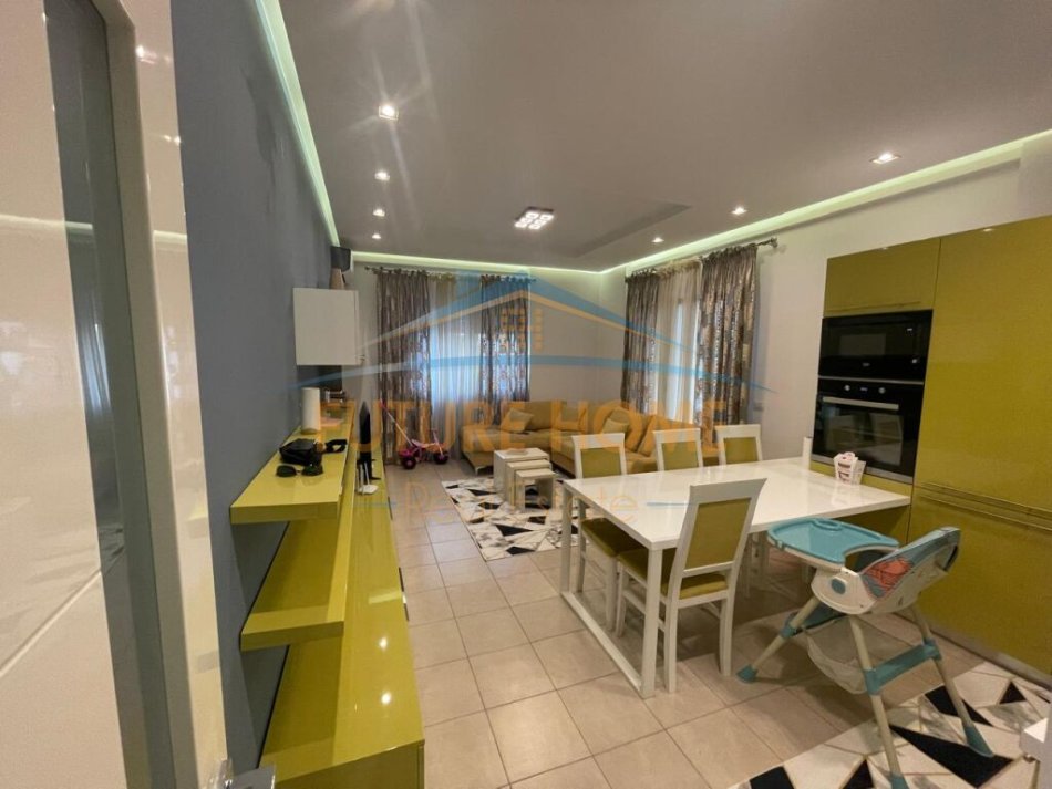 Tirane, shes apartament 1+1+Ballkon Kati 2, 73 m² 140.000 € (Kodra e Diellit)