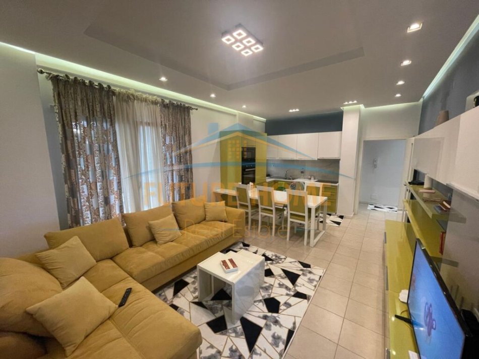 Tirane, shes apartament 1+1+Ballkon Kati 2, 73 m² 140.000 € (Kodra e Diellit)