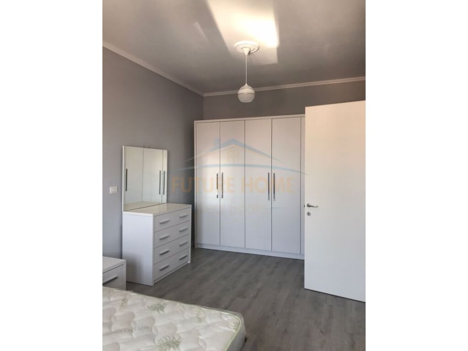 Tirane, jepet me qera apartament 2+1+Ballkon Kati 4, 86 m² 600 € (Don Bosko)