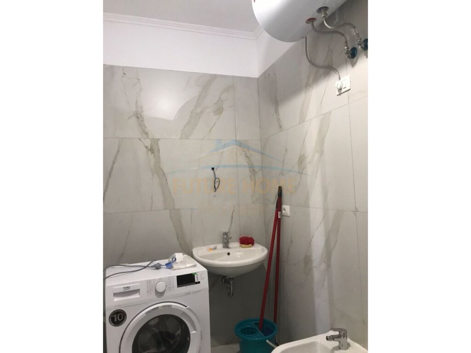 Tirane, jepet me qera apartament 2+1+Ballkon Kati 4, 86 m² 600 € (Don Bosko)