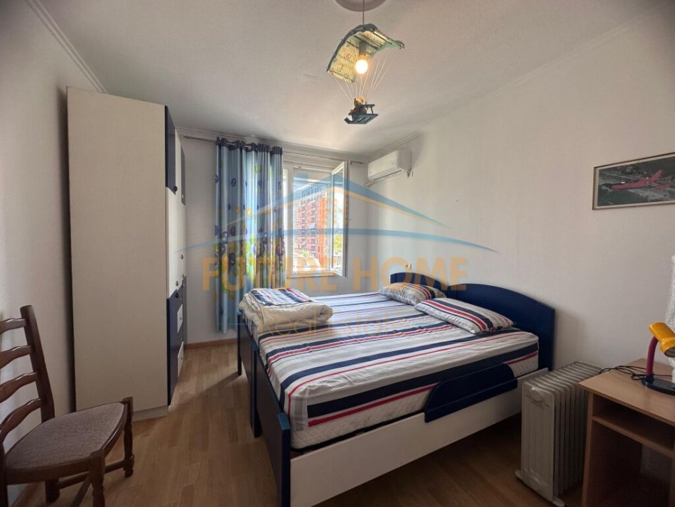 Tirane, jepet me qera apartament 3+1+Ballkon Kati 7, 142 m² 1.000 € (Myslym Shyri)