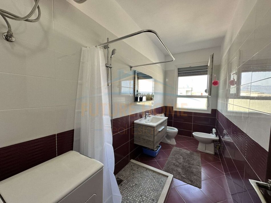 Tirane, shitet apartament 2+1 Kati 8, 81 m² 120.000 € (UNAZA E RE)