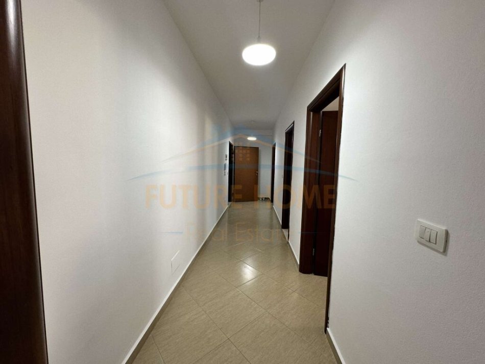 Tirane, shitet apartament 2+1 Kati 8, 81 m² 120.000 € (UNAZA E RE)