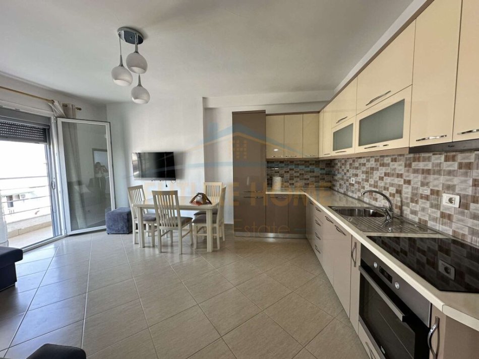 Tirane, shitet apartament 2+1 Kati 8, 81 m² 120.000 € (UNAZA E RE)