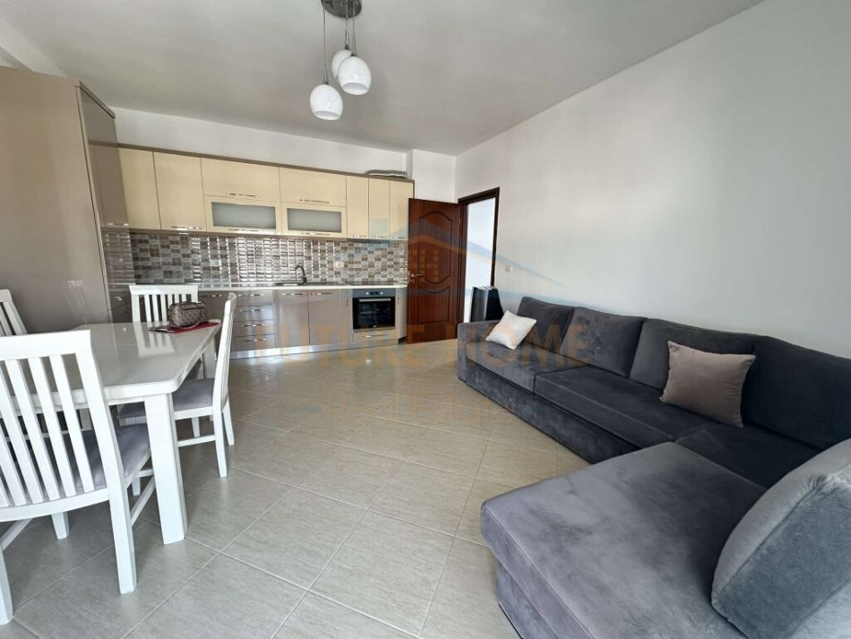 Tirane, shitet apartament 2+1 Kati 8, 81 m² 120.000 € (UNAZA E RE)
