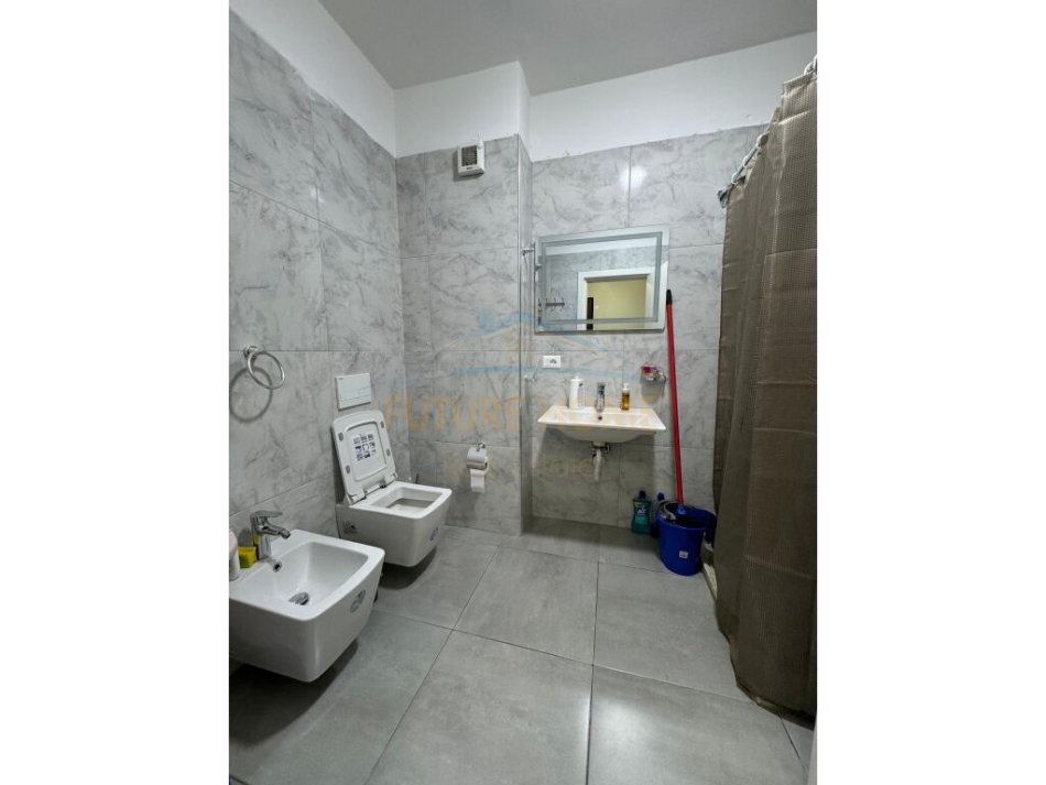 Tirane, shitet 2+1+Ballkon Kati 2, 103 m² 155.000 € (Yzberisht)