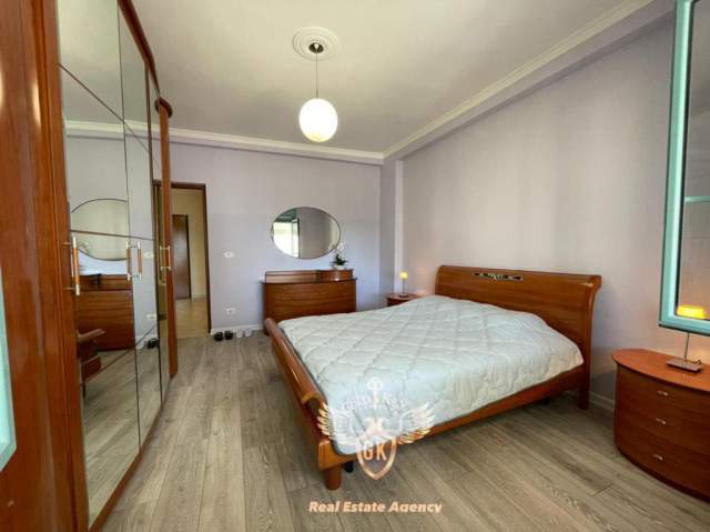 Durres, jepet me qera apartament 1+1+BLK Kati 4, 80 m² 300 Euro (VOLLGA)