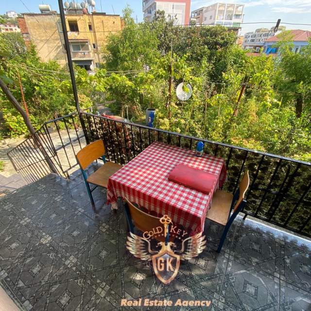 Durres, shes shtepi 1 Katshe Kati 1, 263 m² 85.000 Euro (Shkolla Eftali Koci,Lagja 7 AFER RRUGES KRYESORE)