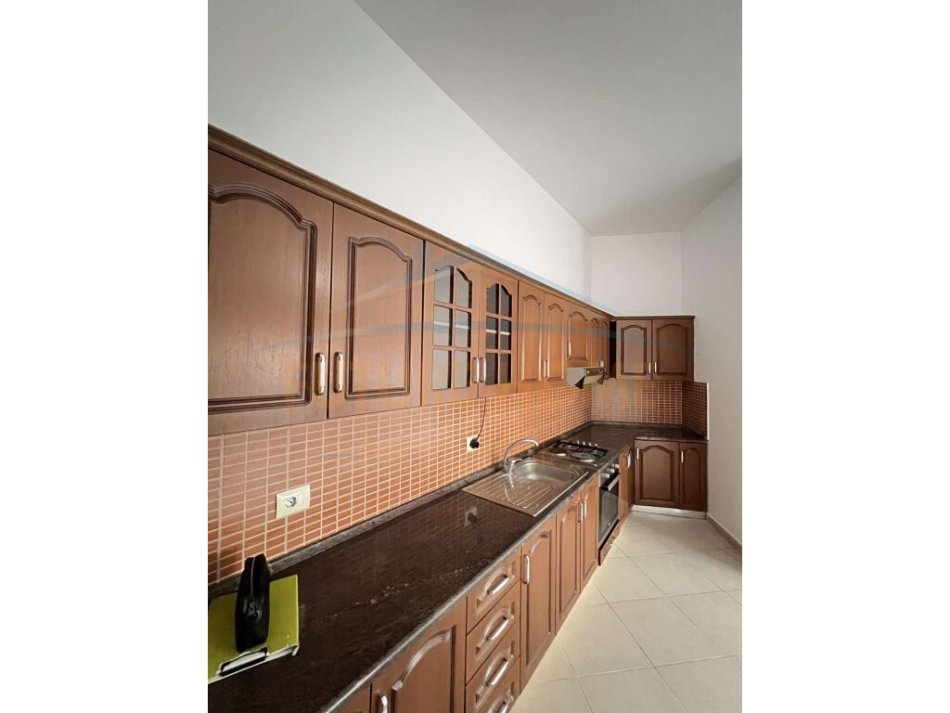 Tirane, shitet apartament 2+1 Kati 7, 117 m² 280.000 € (QENDER)