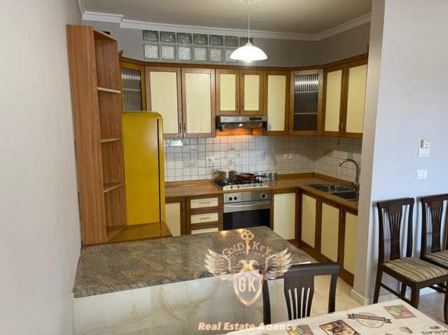 Durres, jepet me qera apartament 1+1+BLK Kati 4, 80 m² 300 Euro (VOLLGA)