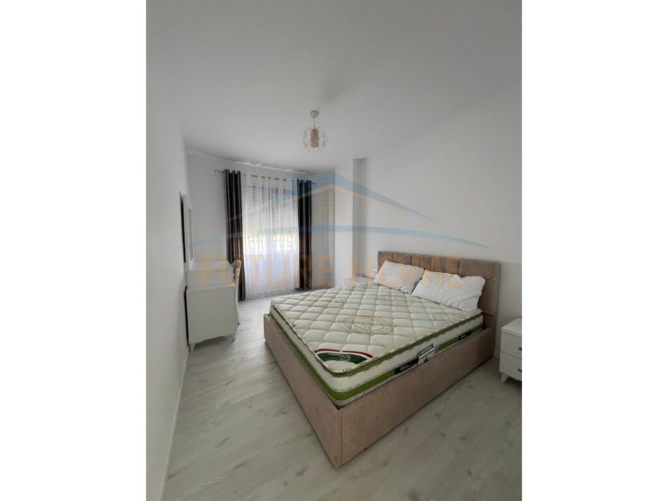 Tirane, jepet me qera apartament 2+1 , 102 m² 750 € (Don Bosko)