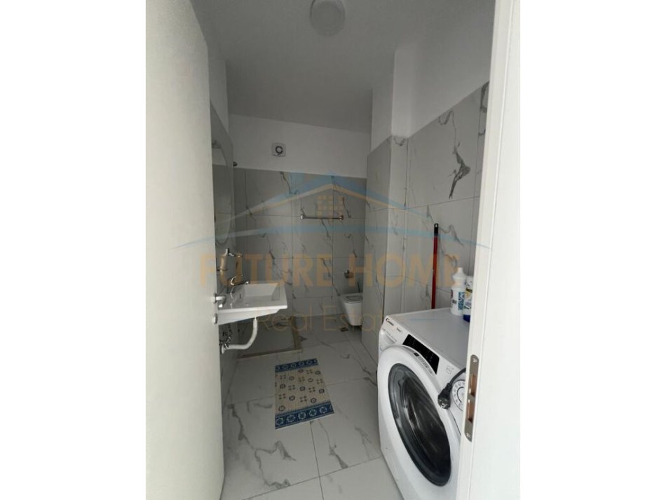 Tirane, jepet me qera apartament 2+1+Ballkon Kati 7, 102 m² 900 € (Don Bosko)