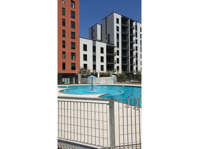 Tirane, jap me qera ambjent biznesi Kati 0, 89 m² 400 Euro (Kompleksi "Green City")
