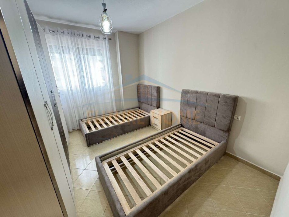 Tirane, shitet apartament 2+1 Kati 3, 102 m² 132.000 € (UNAZA E RE)