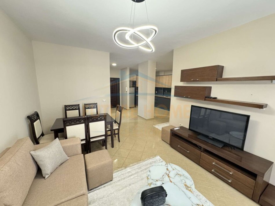 Tirane, shitet apartament 2+1 Kati 3, 102 m² 132000 € (UNAZA E RE)