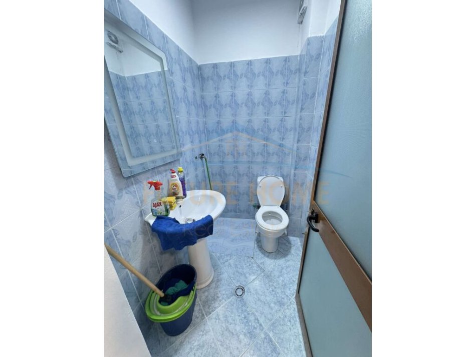 Tirane, shitet apartament 2+1 Kati 3, 102 m² 132.000 € (UNAZA E RE)
