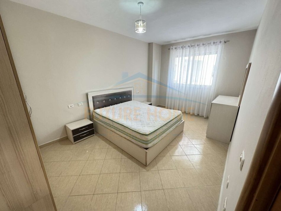 Tirane, shitet apartament 2+1 Kati 3, 102 m² 132000 € (UNAZA E RE)
